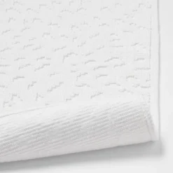 20"x32" Snow Leopard Bath Mat White - Threshold™ -Decor Home GUEST 061081fd 83d9 4466 b62d ad837060f183