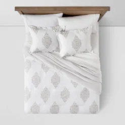 Medallion Printed Family-Friendly Comforter & Sham Set - Threshold™ 6 Medallion Printed Family-Friendly Comforter & Sham Set - Threshold™ -Decor Home GUEST 076be4ff 8a0d 47e5 ac21 57e4ba1b58fa