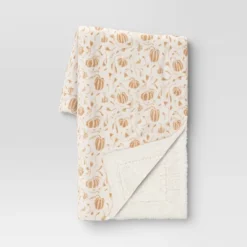 Mini Pumpkin Printed Plush With Shearling Reverse Throw Blanket - Threshold™ -Decor Home GUEST 237115e9 eb80 4549 b675 8dff6cdea03e