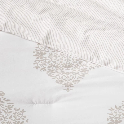 Medallion Printed Family-Friendly Comforter & Sham Set - Threshold™ 5 Medallion Printed Family-Friendly Comforter & Sham Set - Threshold™ - Image 3