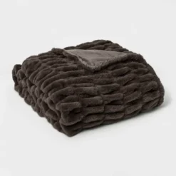 60" X 86" Faux Fur Oversized Bed Throw - Threshold Signature™ -Decor Home GUEST dd445366 f565 4ae7 8f14 2675be1cf726
